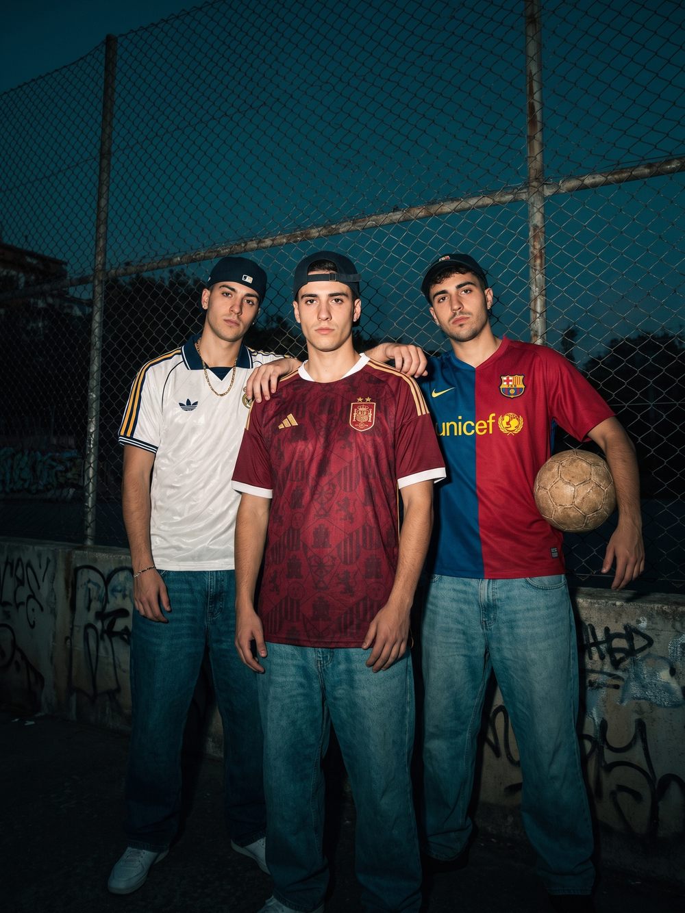 Camisetas de fútbol: Real Madrid, FC Barcelona, España y clásicas retro