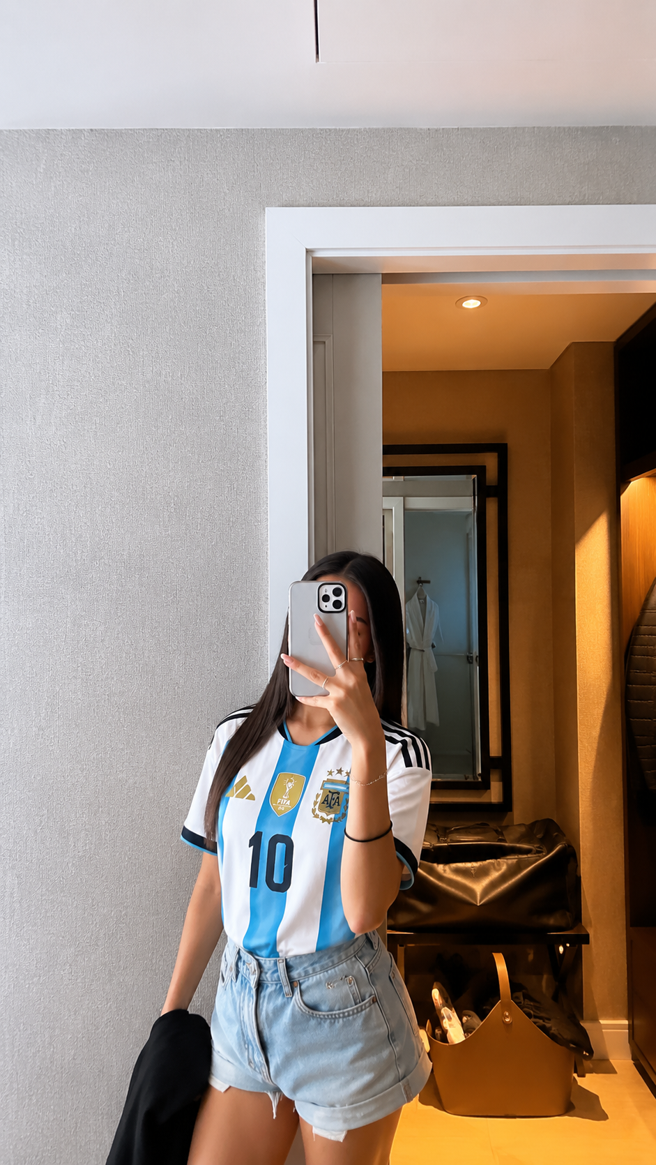 Foto de Víctor Díaz con su camiseta