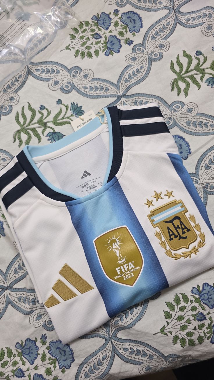 Foto de Alejandro Ruiz con su camiseta