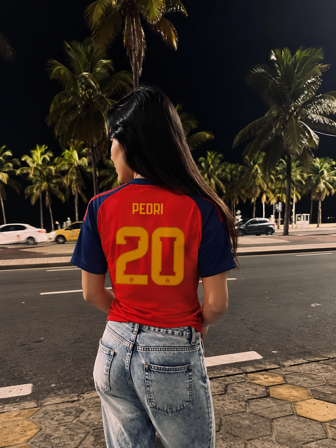 Foto de Elena Domínguez con su camiseta