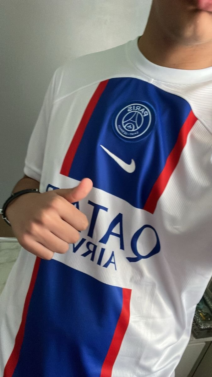 Foto de Andrea López con su camiseta